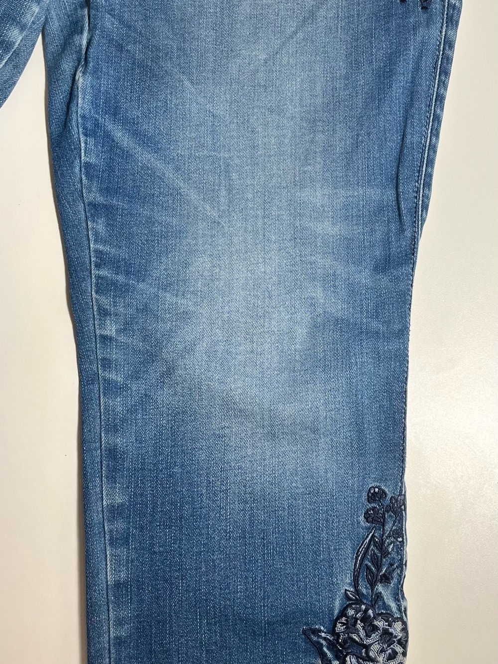 White House Black Market Embroidered Women’s Jeans - Picture 8 of 10